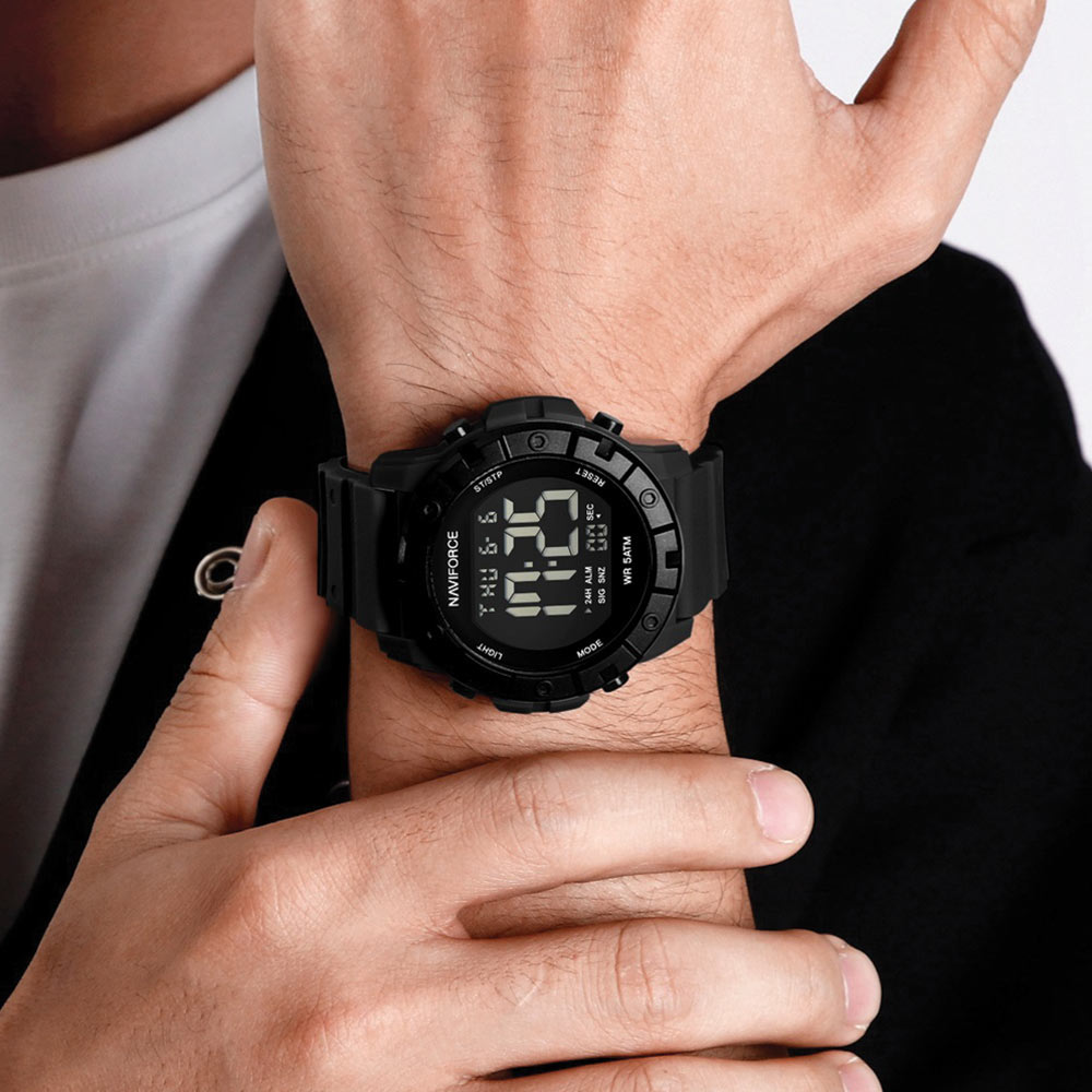 Naviforce 7110 – Black Watch